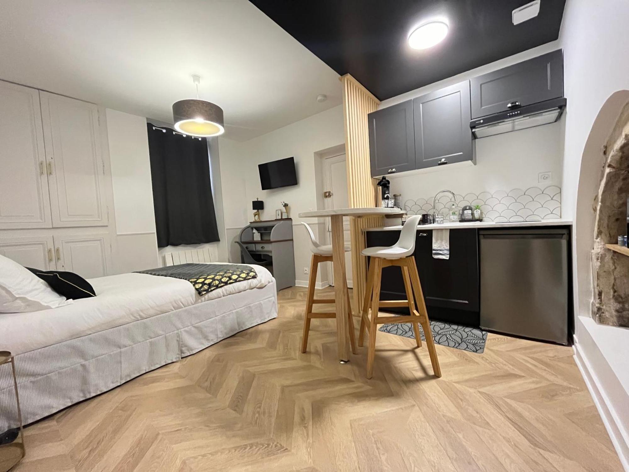 Le Studio Haslay Seraucourt En Plein Coeur De Ville De Bourges - Charme De L Ancien Et Confort Contemporain 客房 照片