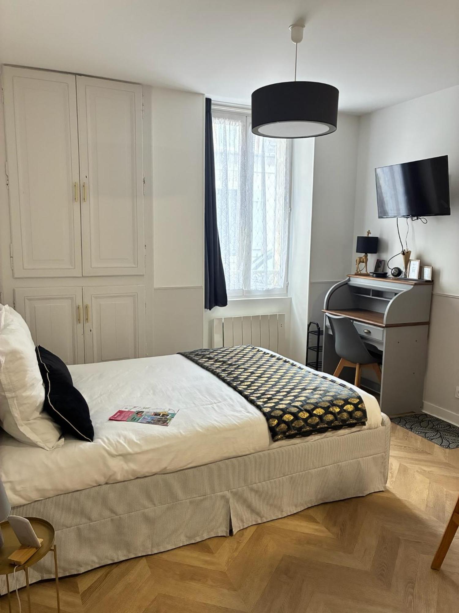 Le Studio Haslay Seraucourt En Plein Coeur De Ville De Bourges - Charme De L Ancien Et Confort Contemporain 外观 照片